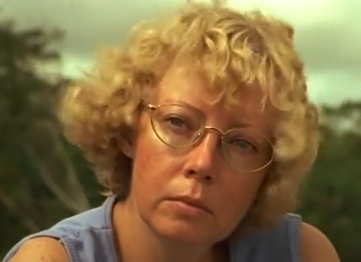 Screenshot of Juliane Koepcke looking at side - from Julianes Sturz in den Dschungel (1999)