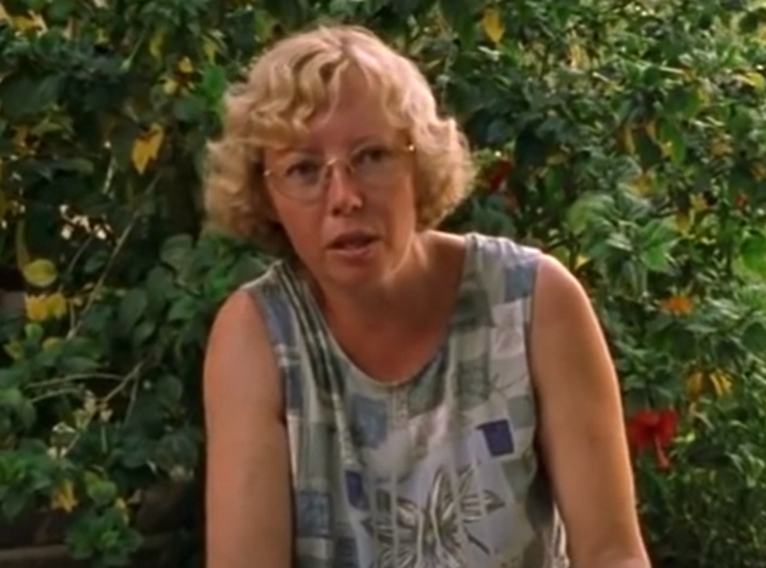 Screenshot of Juliane Koepcke looking at camera - from Julianes Sturz in den Dschungel (1999)