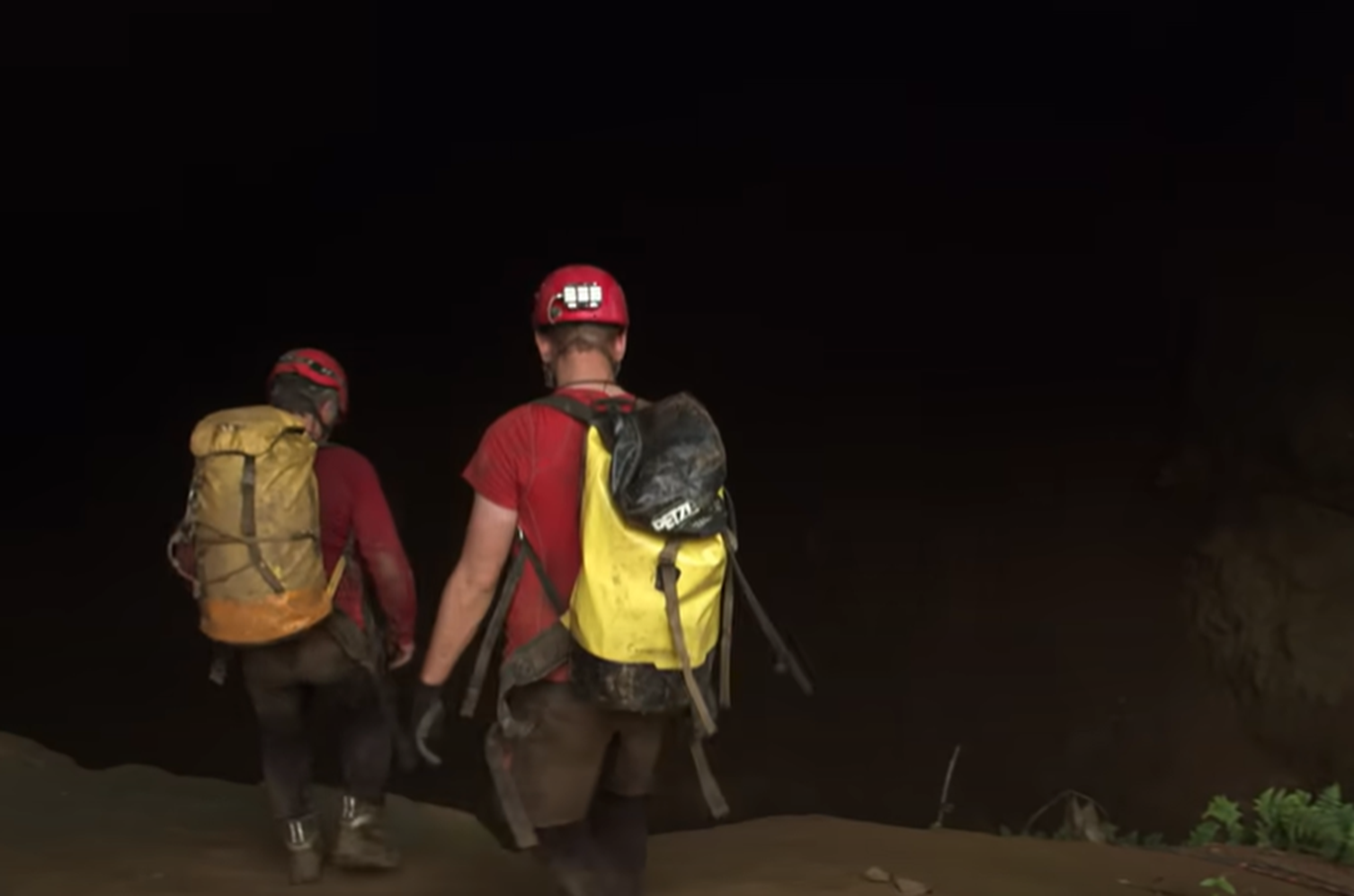 Screenshot of rescue divers in the cave - from Thai Cave Rescue (Drain the Oceans) 2019