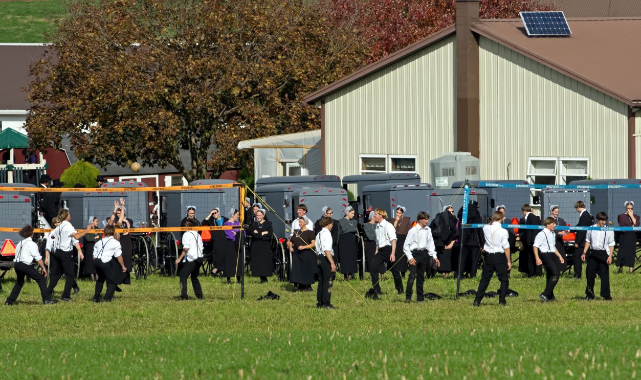  Amish youth gather 
