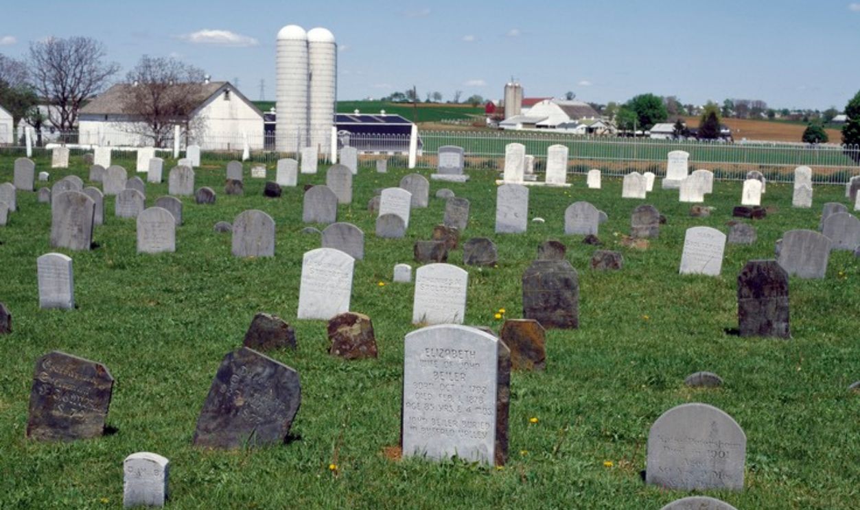 Farm cemetery in Amish Country