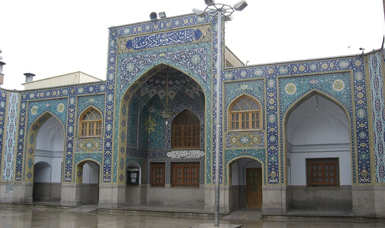 Shah-Abdol-Azim shrine courtyard