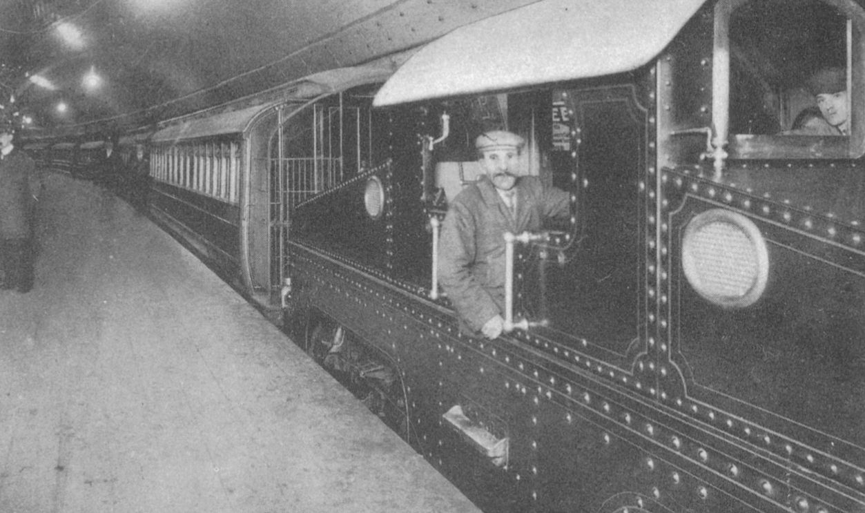 Central London Railway locomotive.png