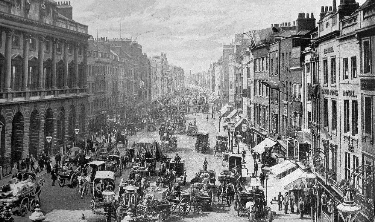 Traffic on the Strand, Westminster, London (late 19th century).