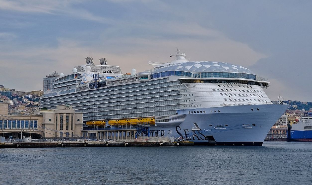 Cruise Ship
