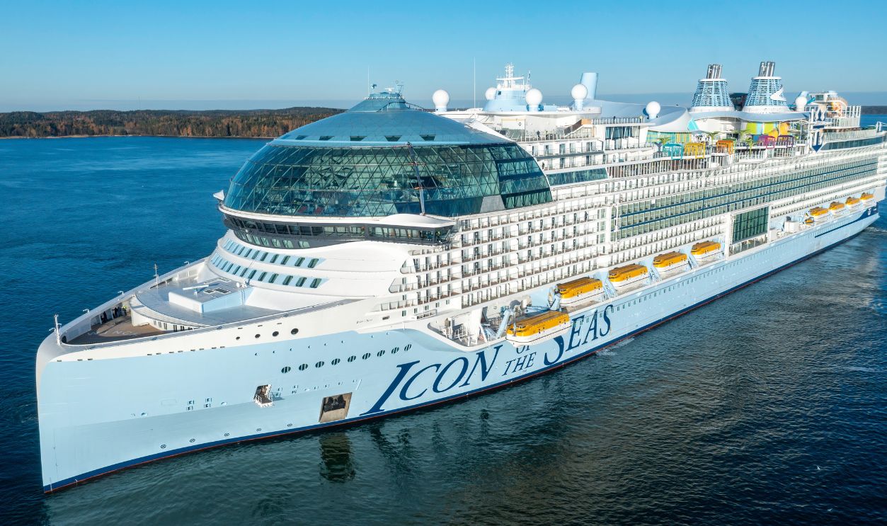 Cruise Ship - 2385318043