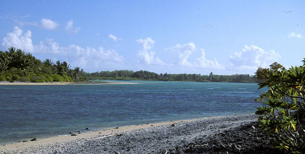 The lagoon of Nikumaroro, Phoenix Islands