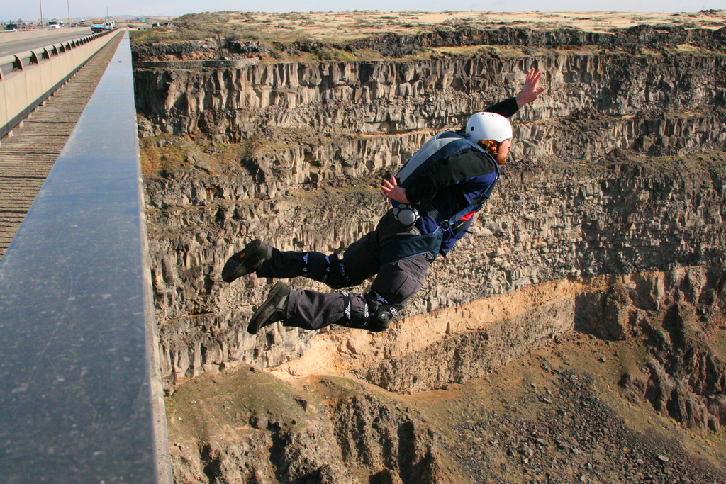 Base Jumping - Perrine Bridge 2008