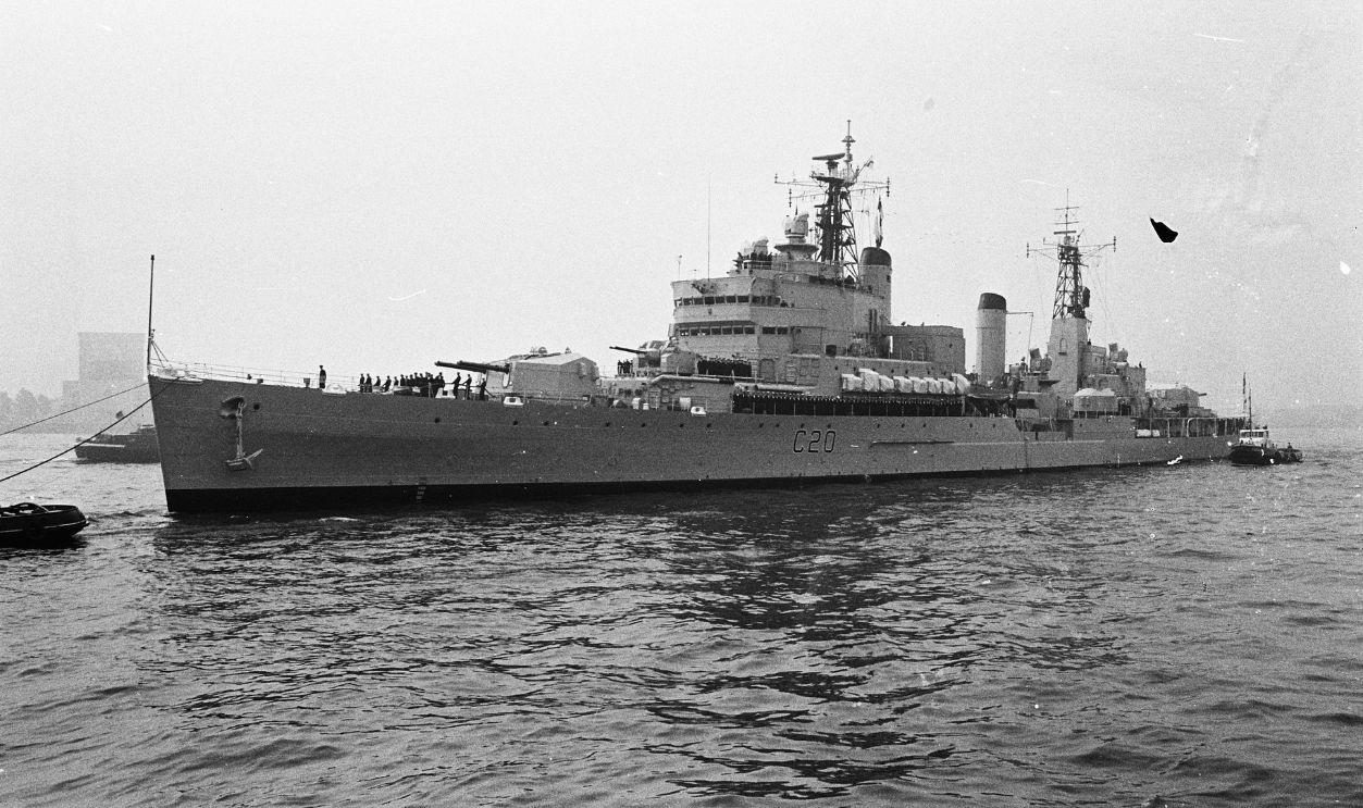 English Fleet Visits Rotterdam The English Cruiser Tiger Enters