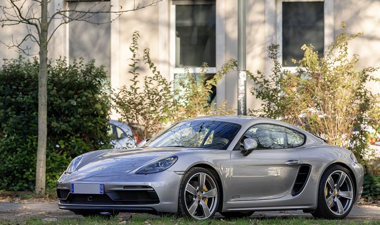 Porsche 718 Cayman Gts