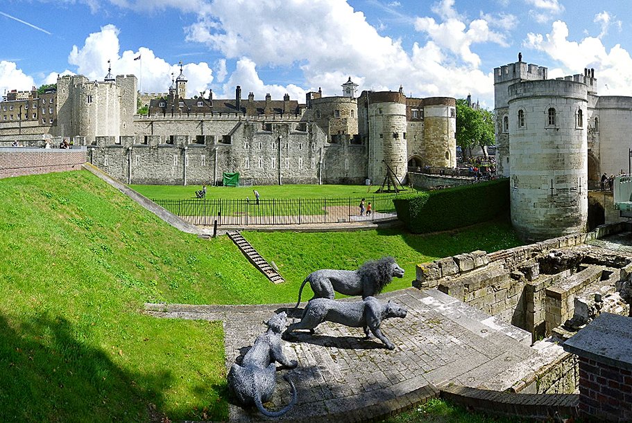Tower of London West Side Photo
