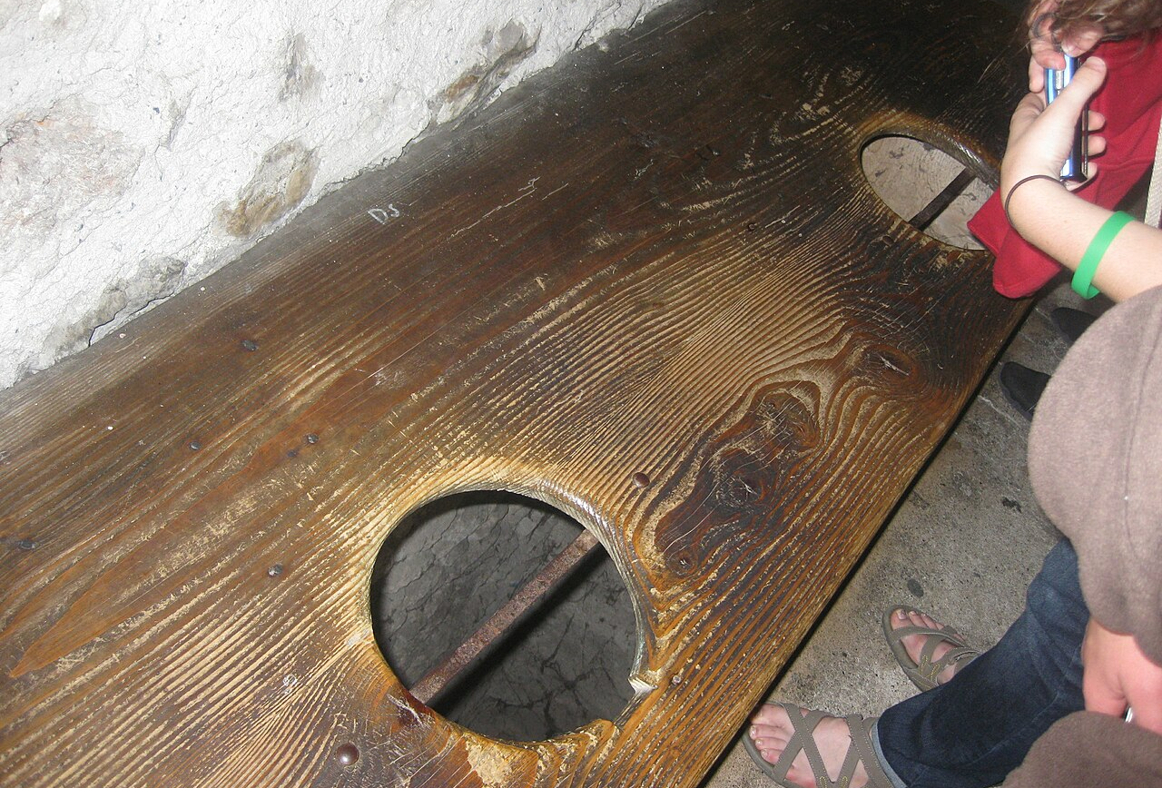 A toilet from the 17th century