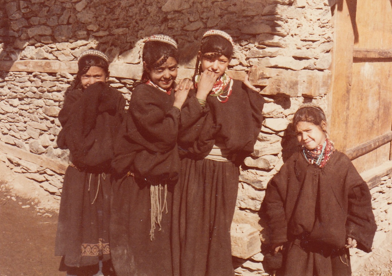 Kalash girls outside.