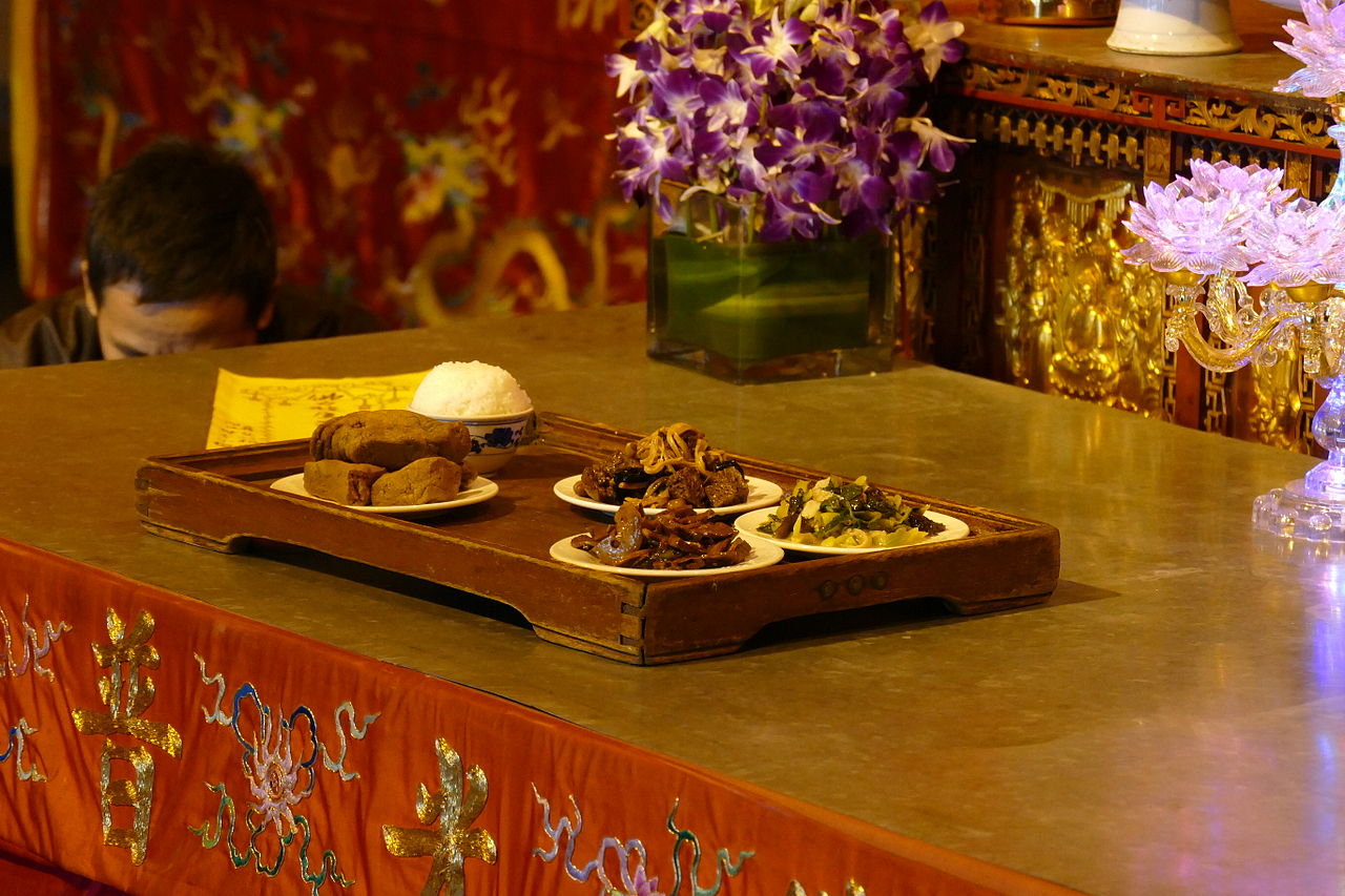 Food offering to Buddha