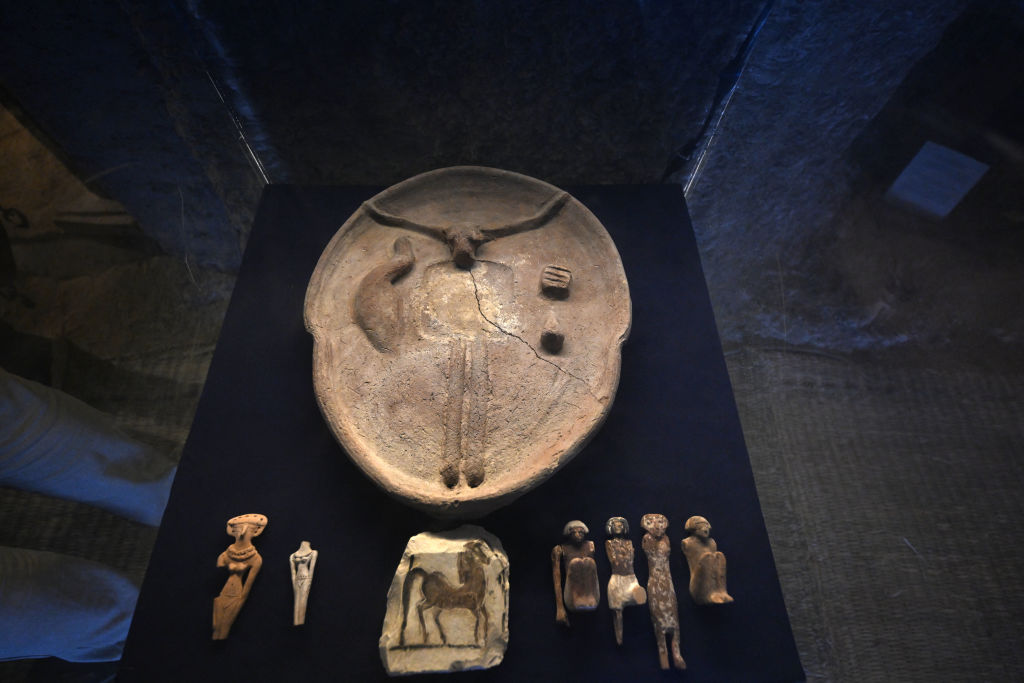 new discoveries by an Egyptian archaeological mission