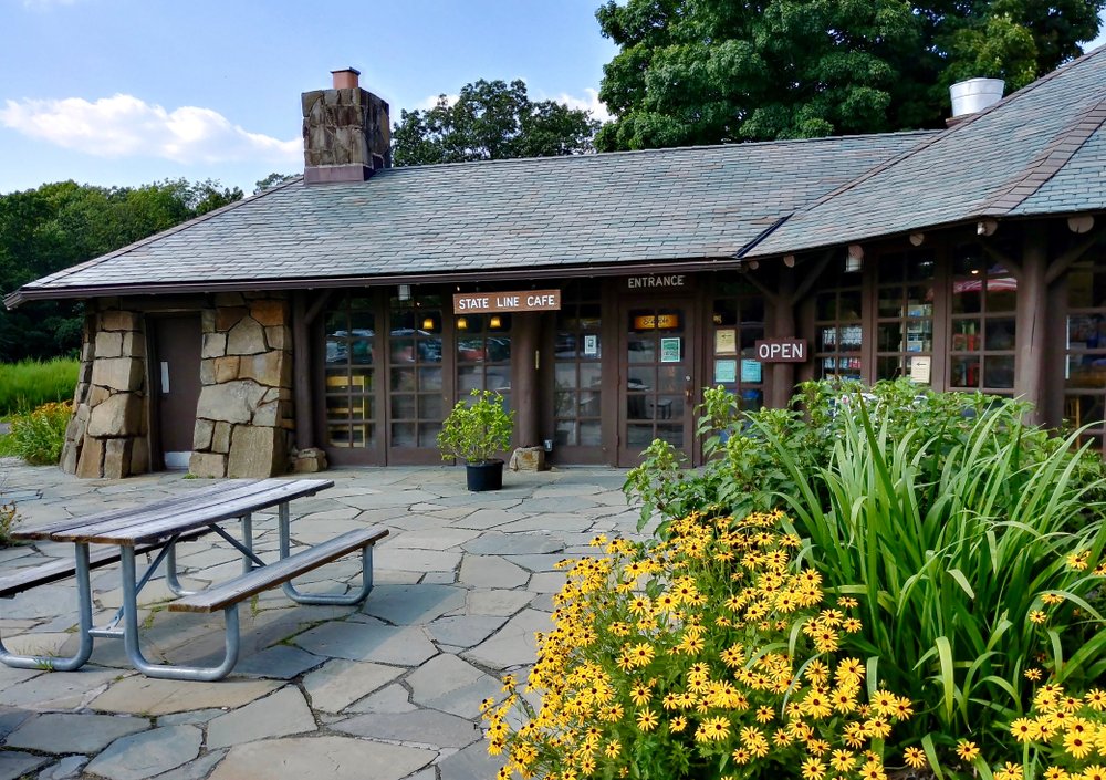 The State Line Cafe at State Line Lookout in Alpine