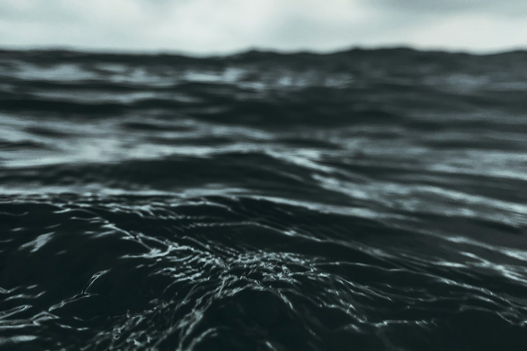 water waves in close up photography