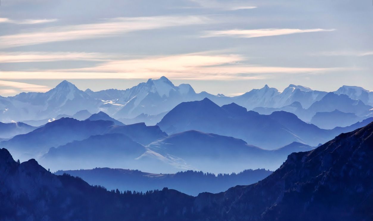 Glorious-blue-mountain-range