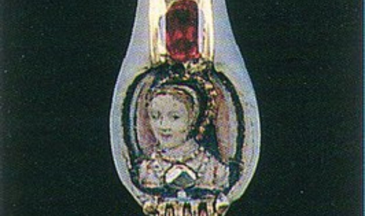 Queen Elizabeth I's Chequers Ring