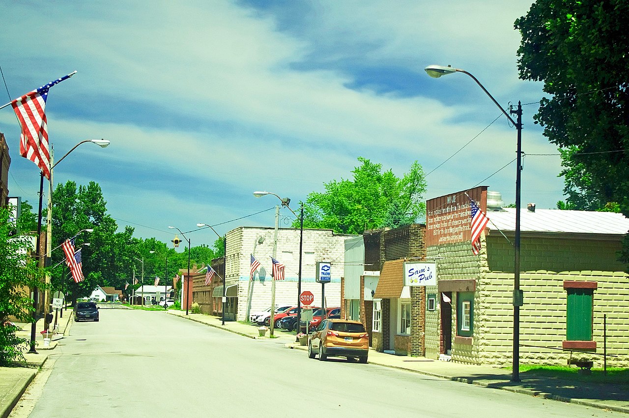 Businesses along Division Street in Cayuga, Indiana