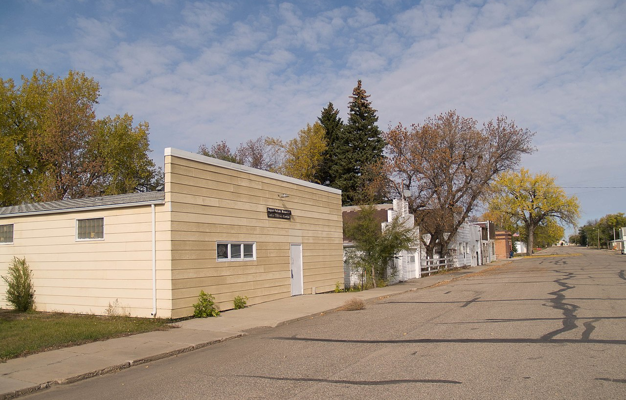 A street in Karlsruhe, North Dakota