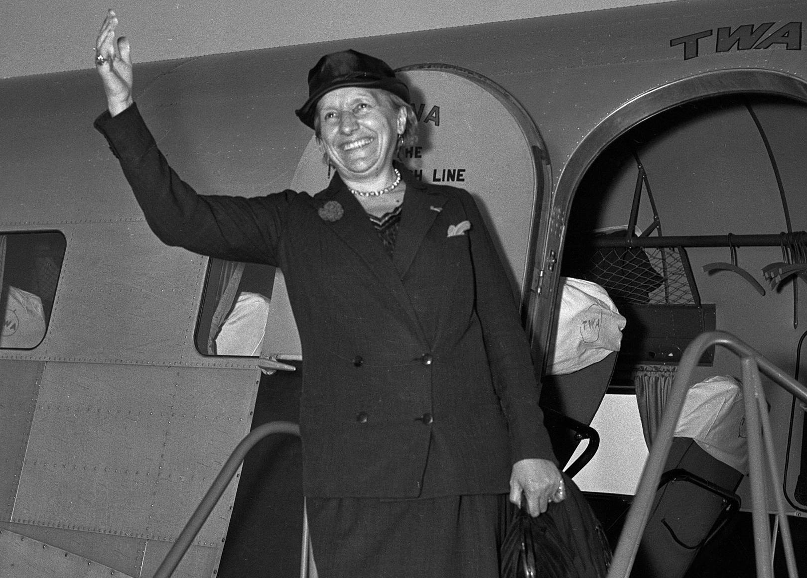 Marie Marvingt Arrives In Los Angeles