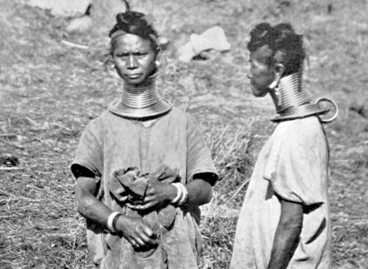 Kayan people outside - 1914