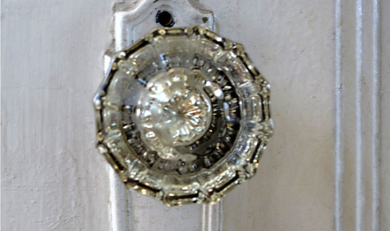 Glass door knob 