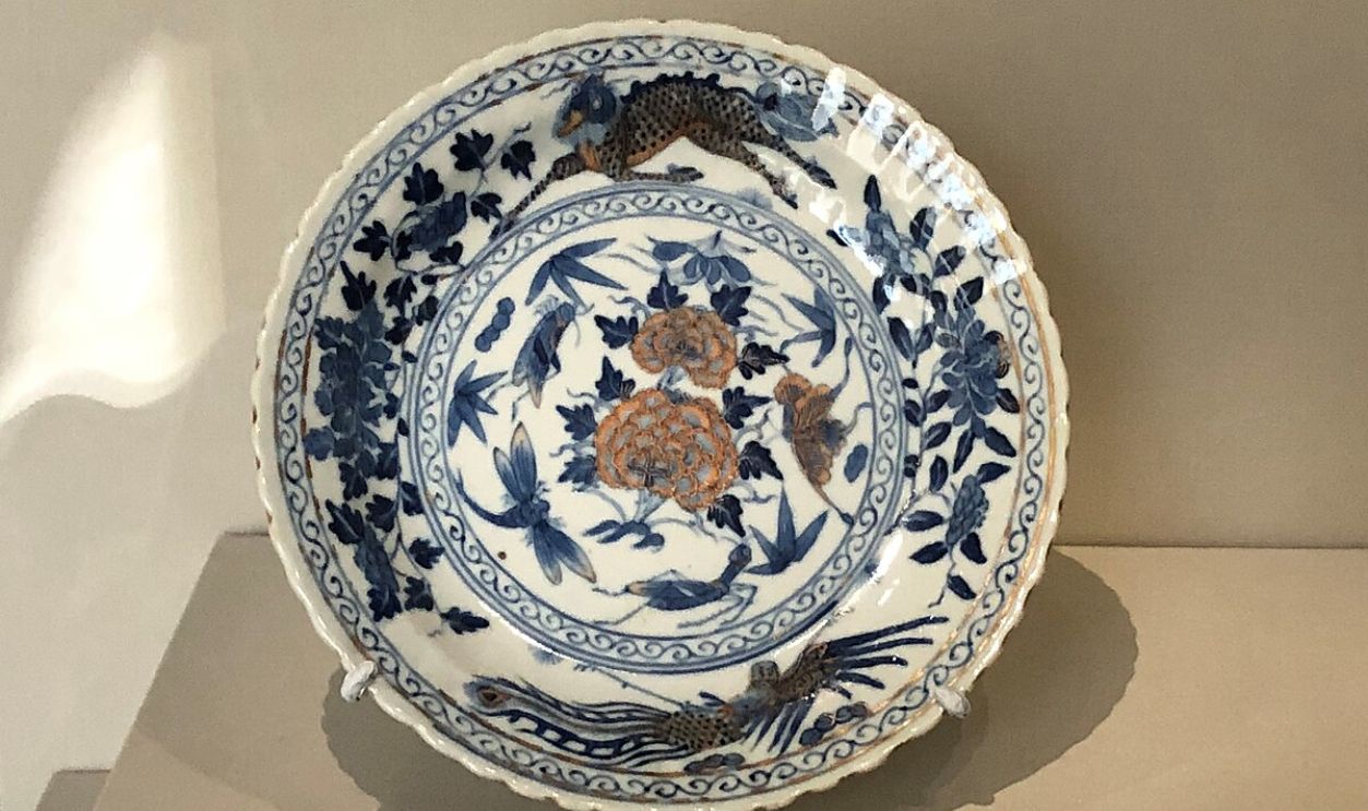 Plate porcelain from China 