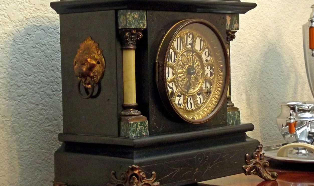 Seth Thomas Clock Company mantle clock