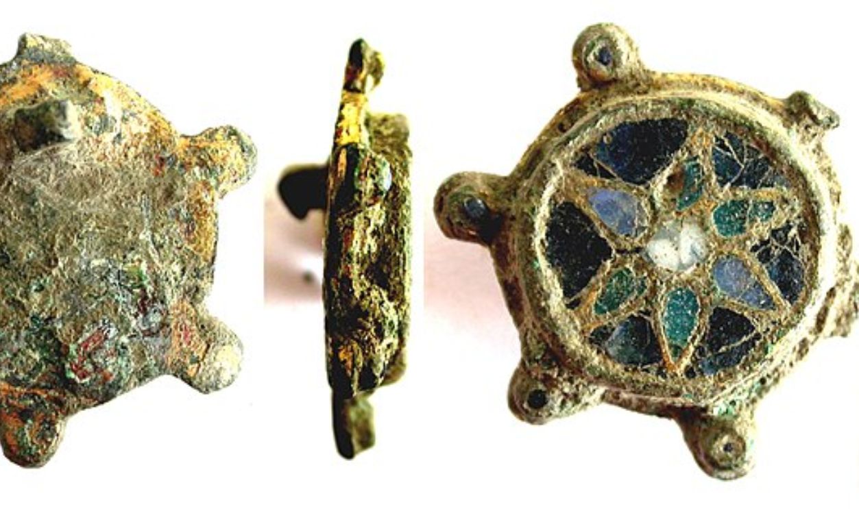 Brooch