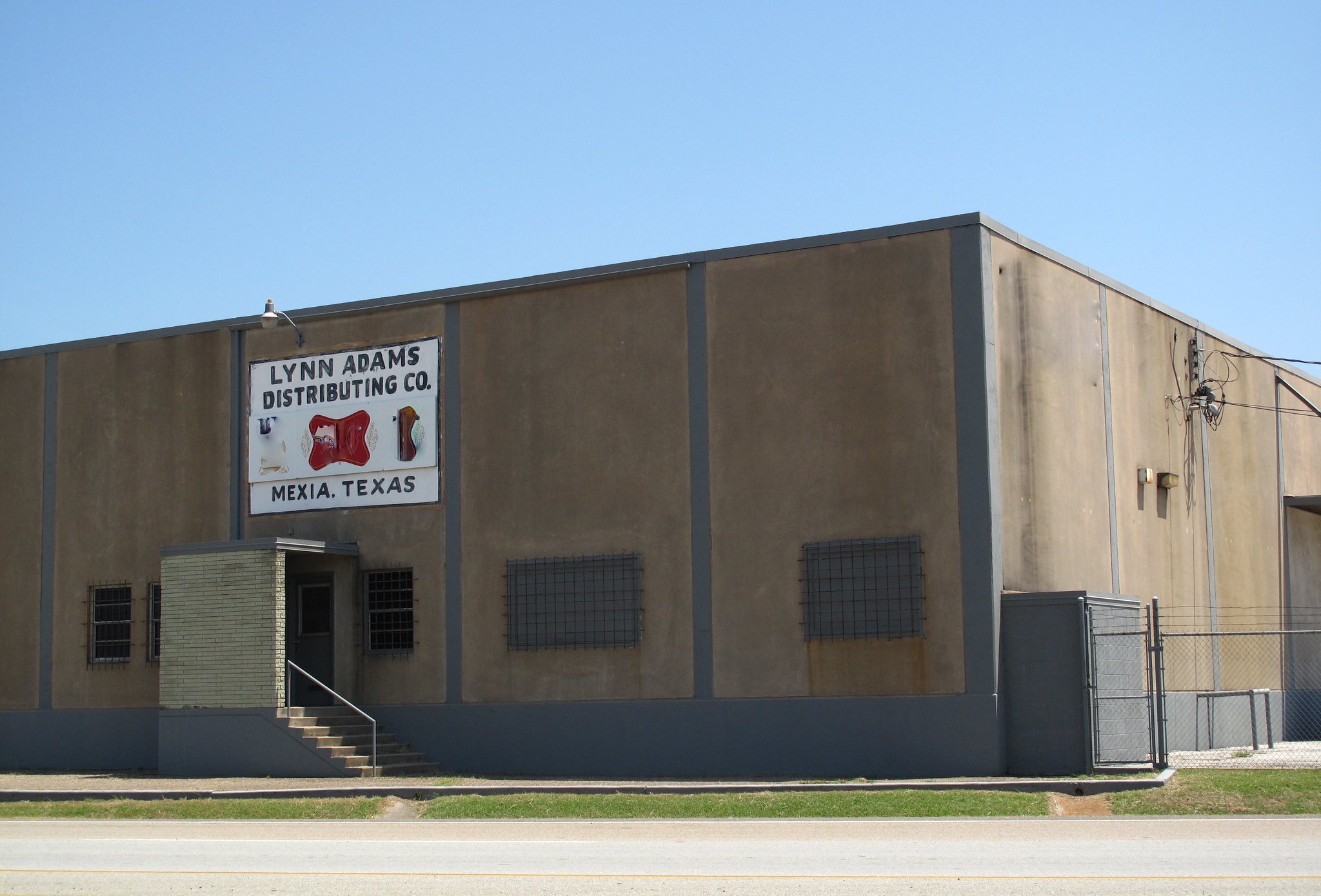Distribution building in Mexia, Texas