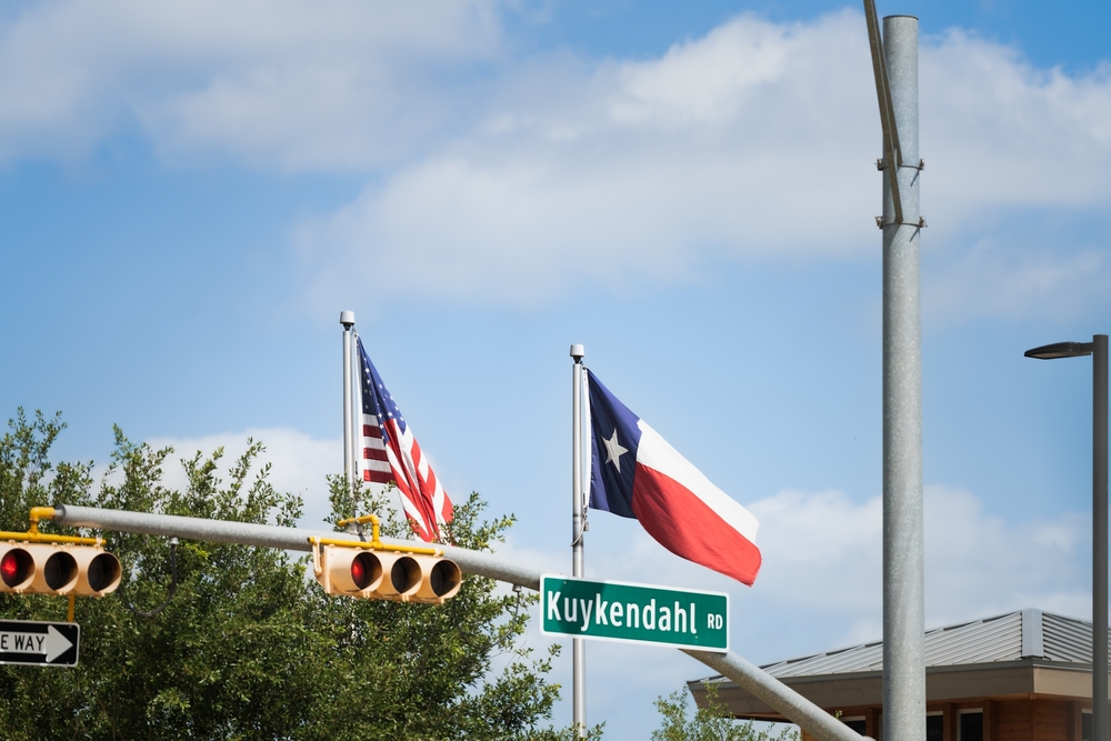 Kuykendahl road traffic light and sign