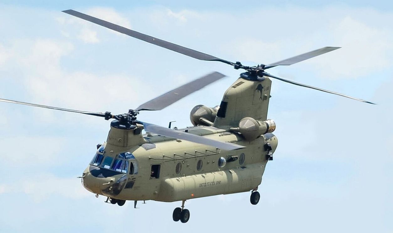 Ch-47 Chinook Helicopter