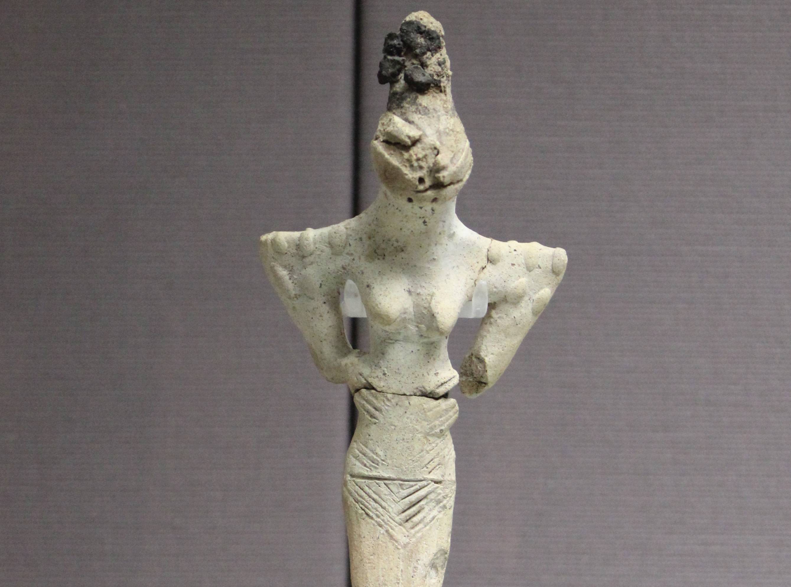 Figurine of a woman; clay;