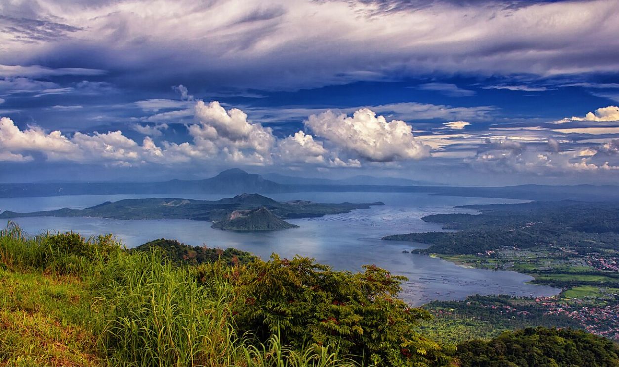  Taal Lake And Volcano