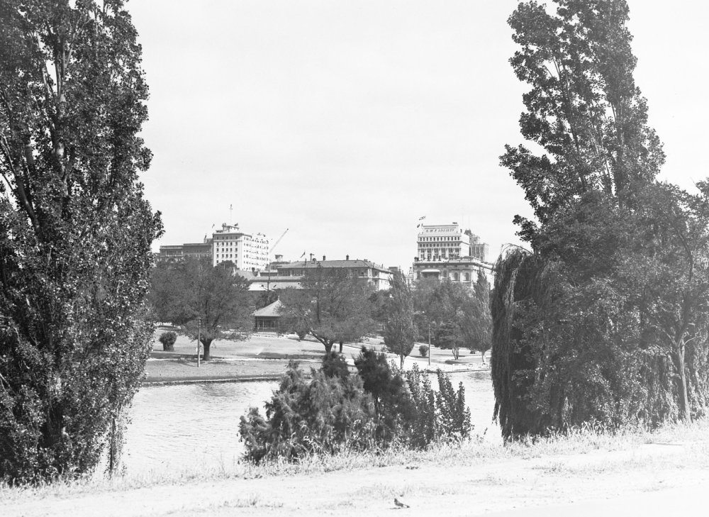 Grayscale Photo of Adelaide from northern bank of River Torrens