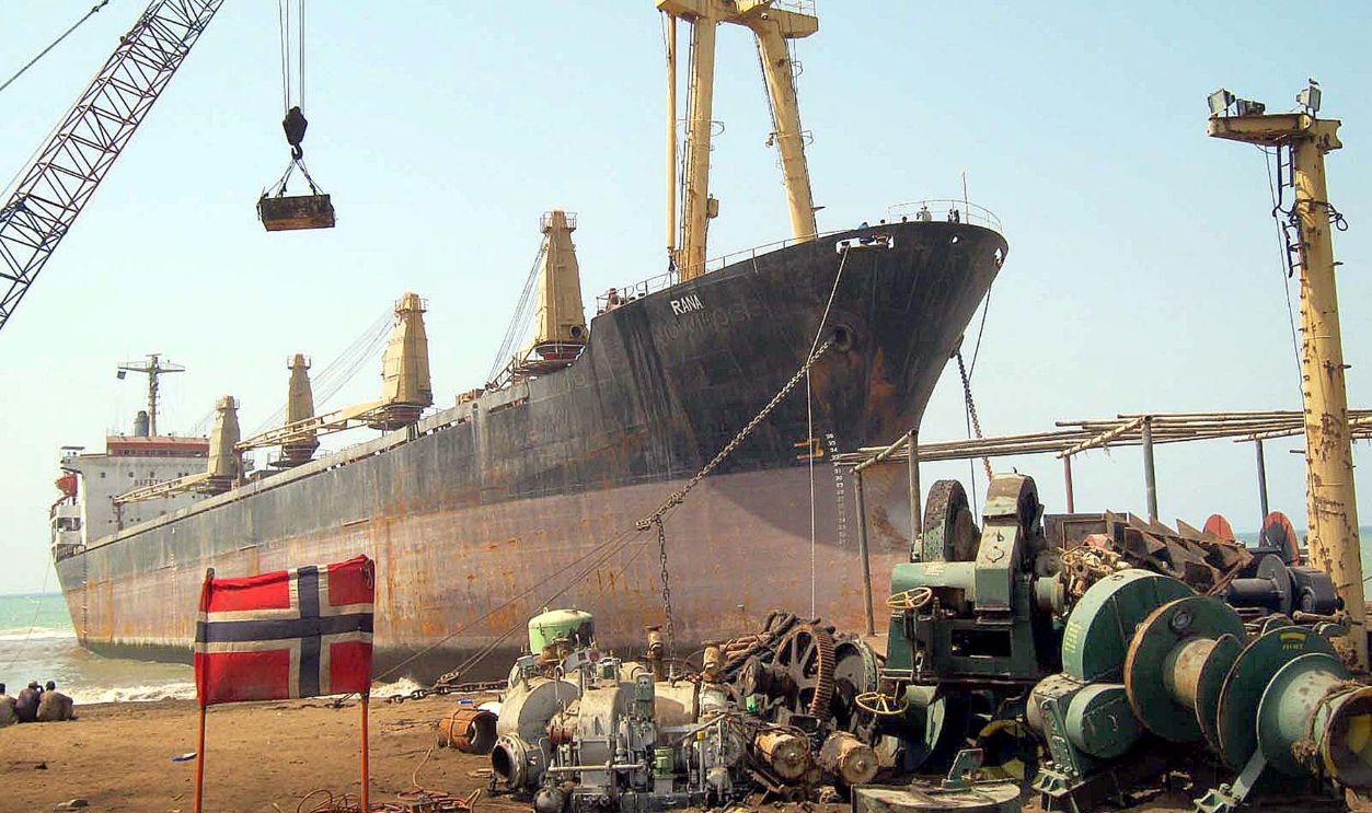 Gadani Ship Breaking Yard, Pakistan