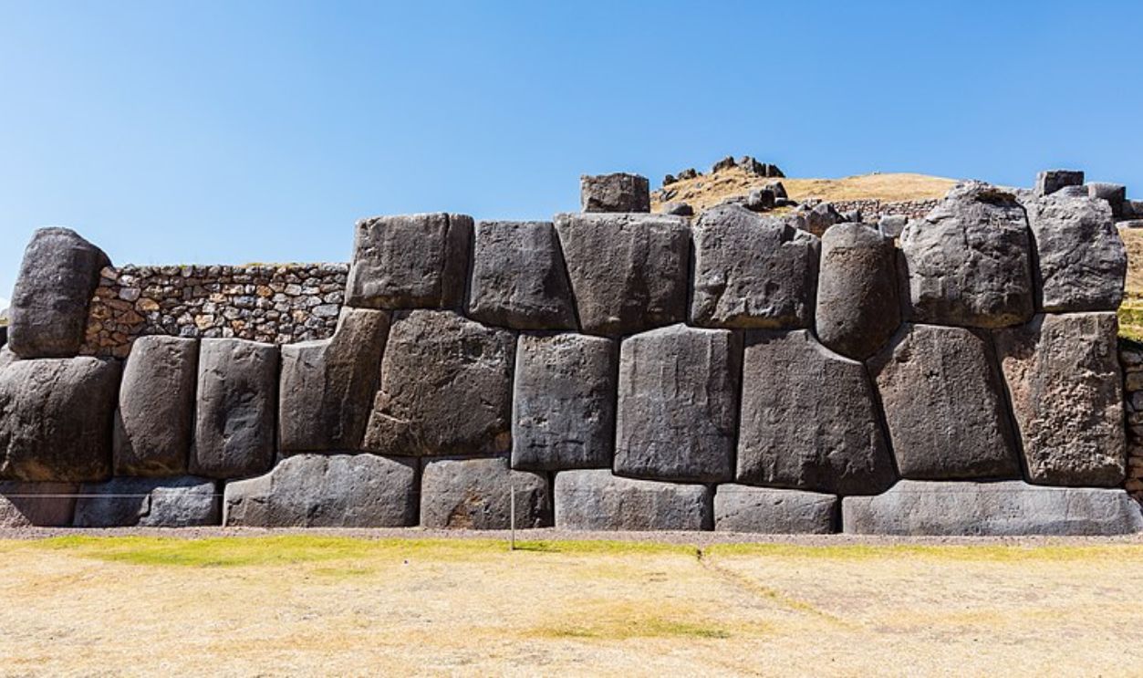 Sacsayhuamán Walls