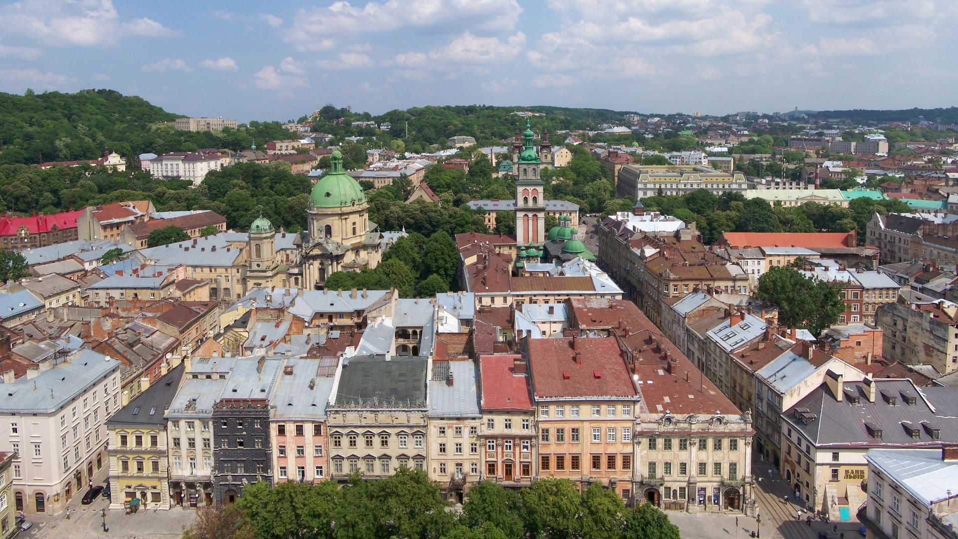 File:Lwów - Widok z wieży ratuszowej 01.jpg