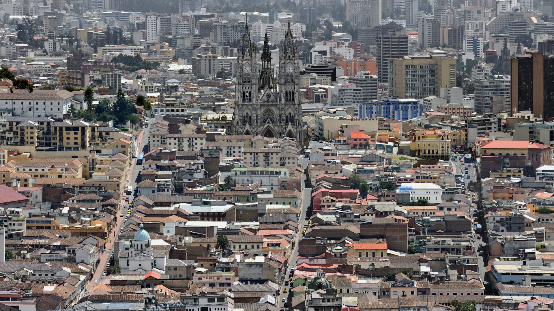 File:Quito as from panecillo Basilica.jpg