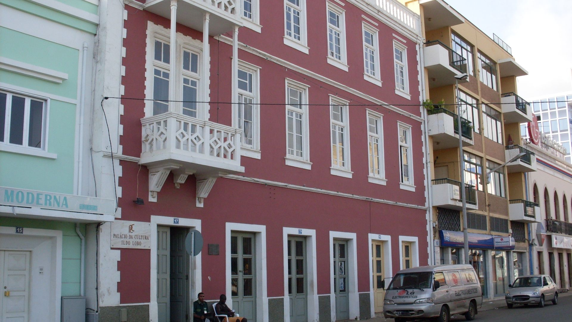 File:Palácio da Cultura, Praia, Cape Verde.jpg