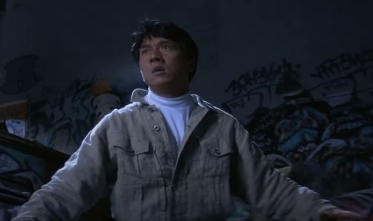 Screenshot from Rumble in the Bronx (1995)