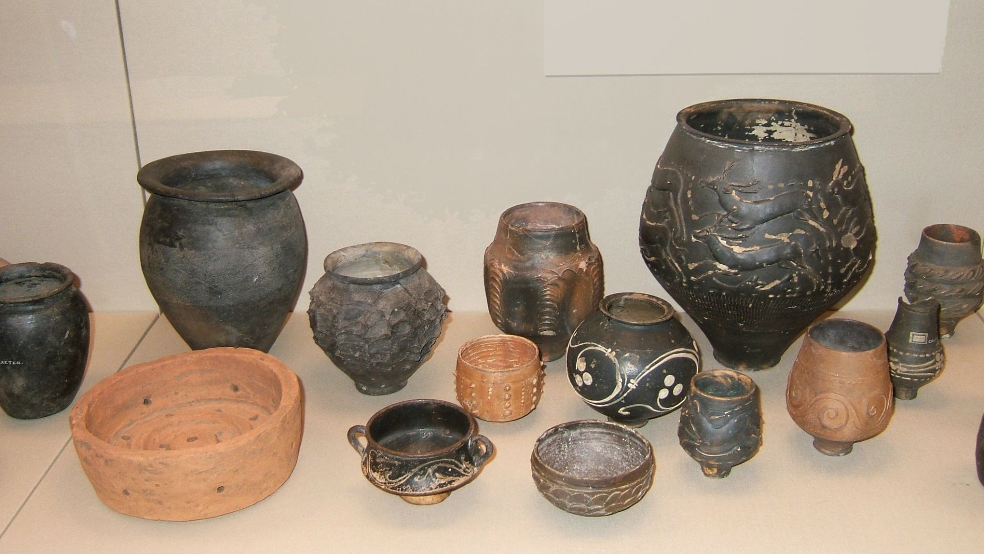File:Roman pottery from Britain.jpg