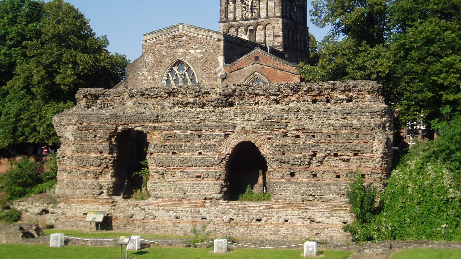 File:St Nicholas and Jewry Wall.jpg
