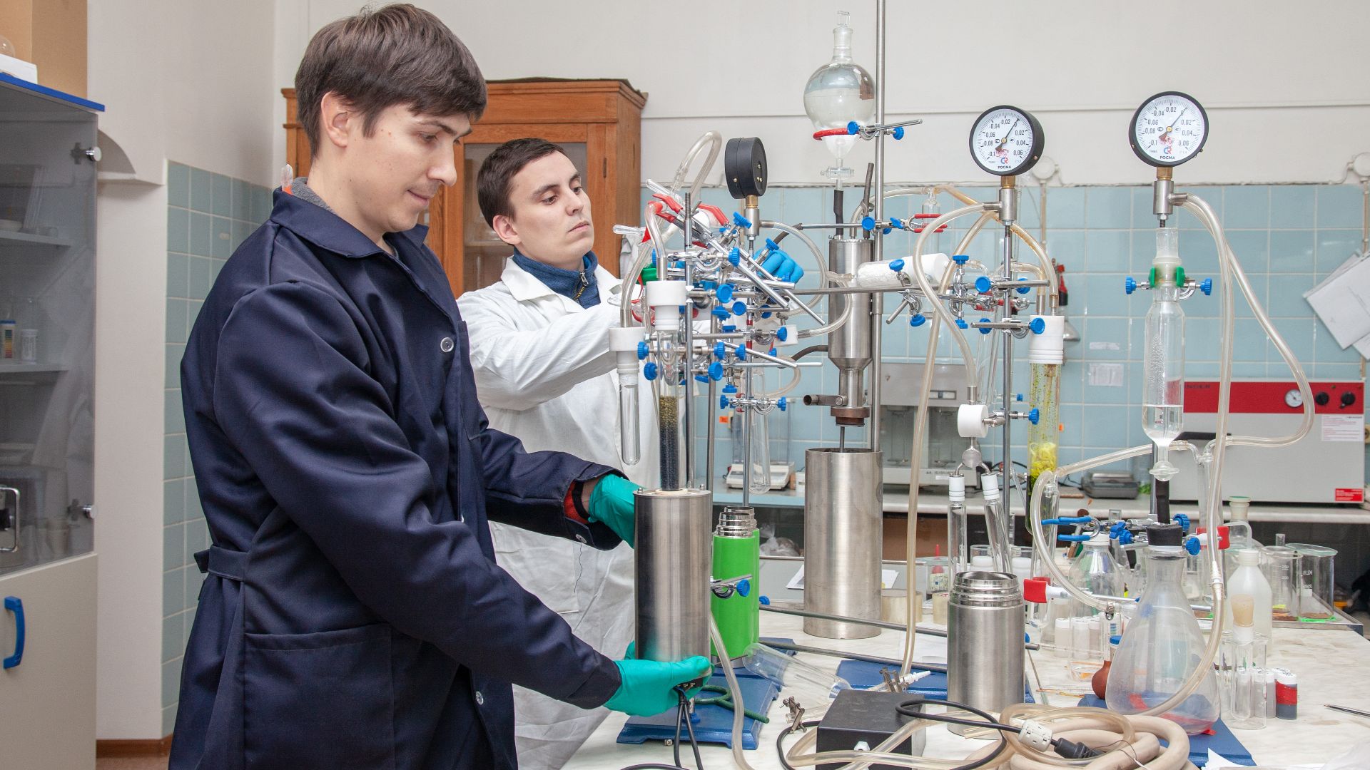 File:Lab for Ecological Radiology of the Institute of Geodinamics and Geology.jpg