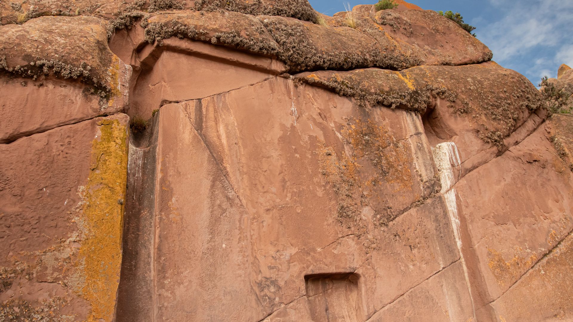 File:Amaru Muru en Puno 04.jpg