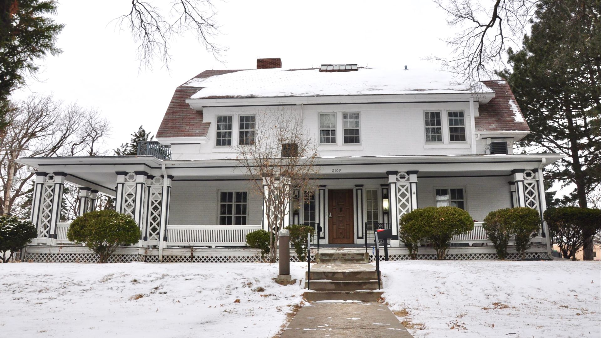 File:Yates-Martin House in Lincoln, Nebraska front facade.jpg