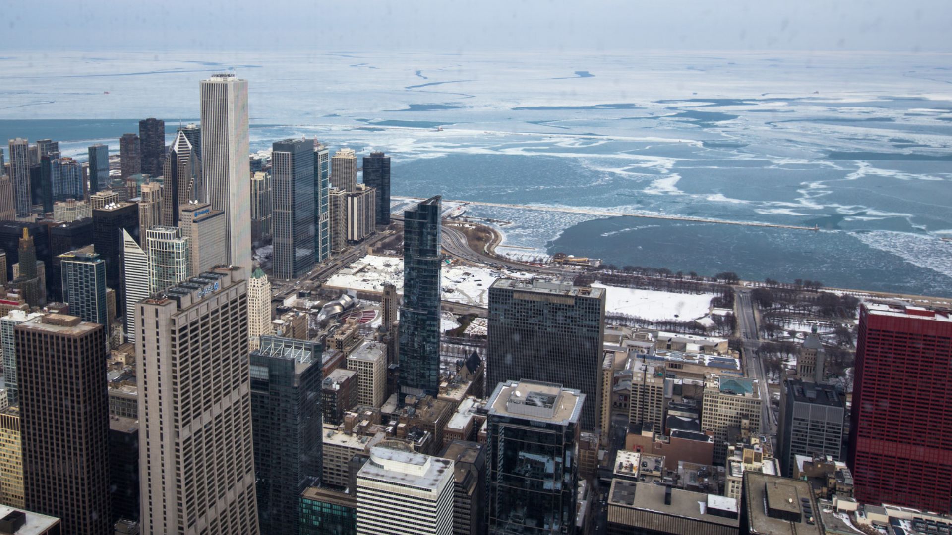 File:Chicago winter 2014 lake michigan frozen from tower.jpg