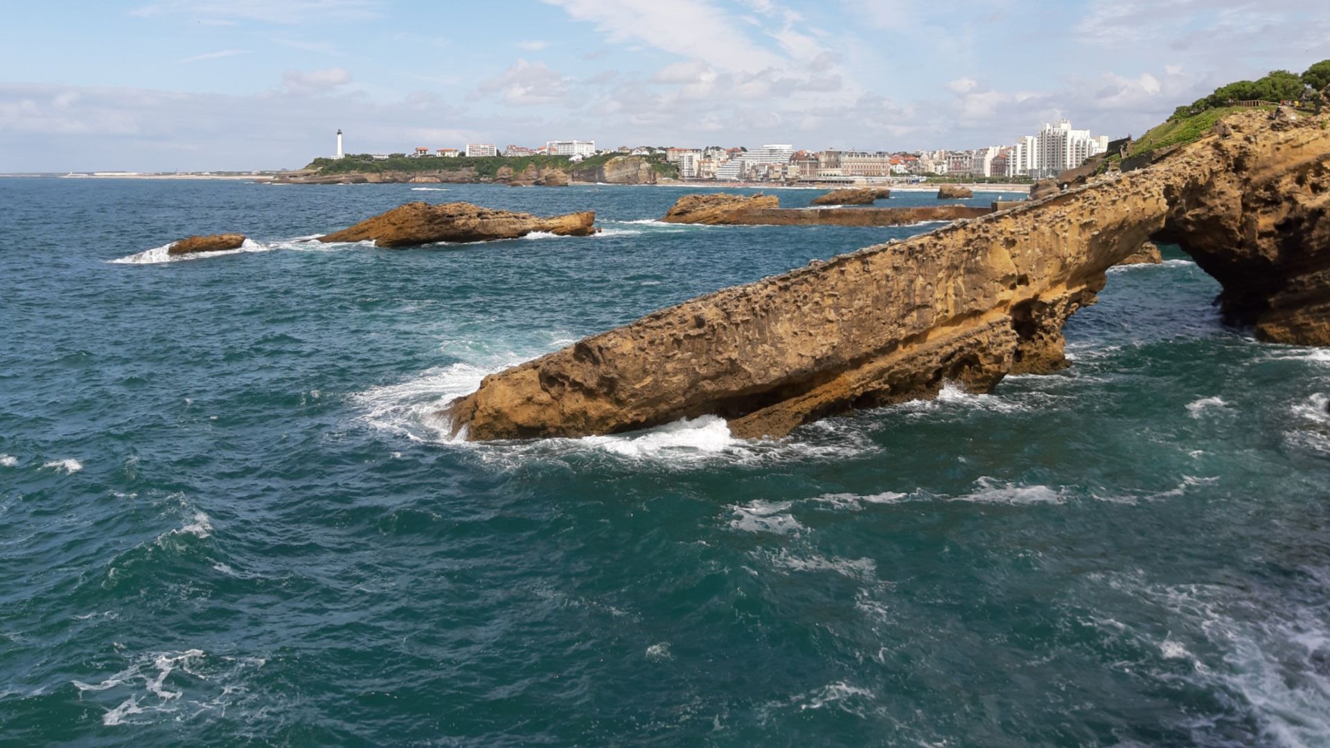 File:Biarritz océan Atlantique.jpg